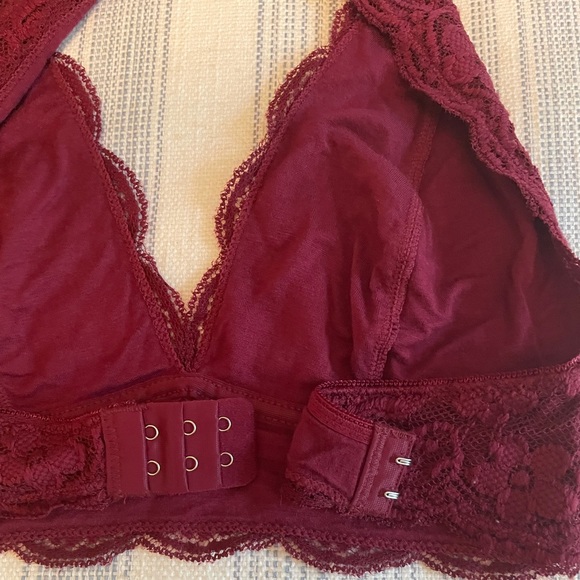 Urban Outfitters Lace Bralette - Picture 4 of 8